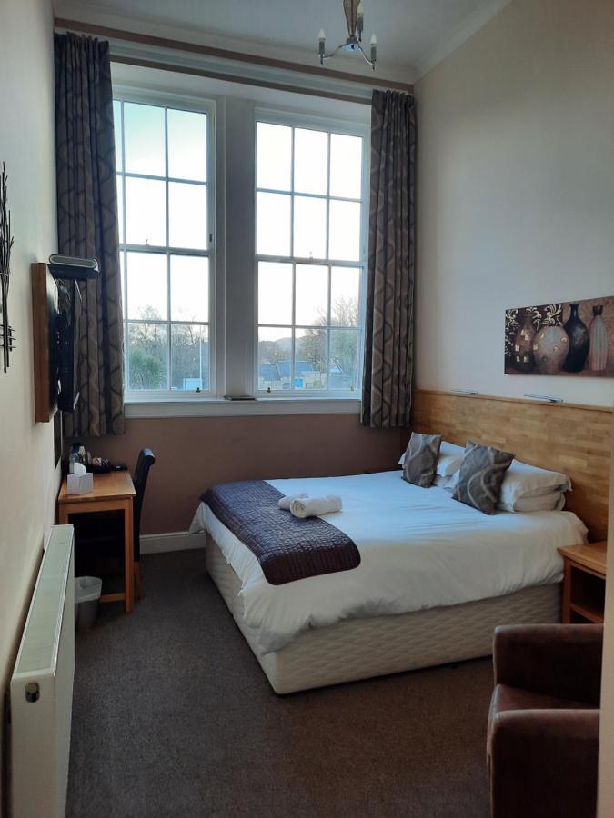 Grammar Lodge Guest House Кембелтаун Екстериор снимка
