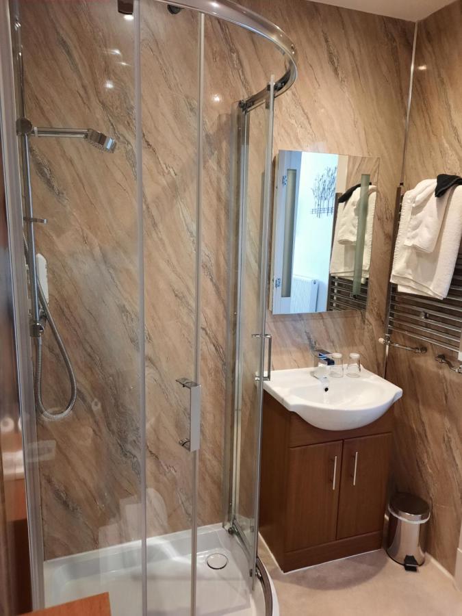 Grammar Lodge Guest House Кембелтаун Екстериор снимка
