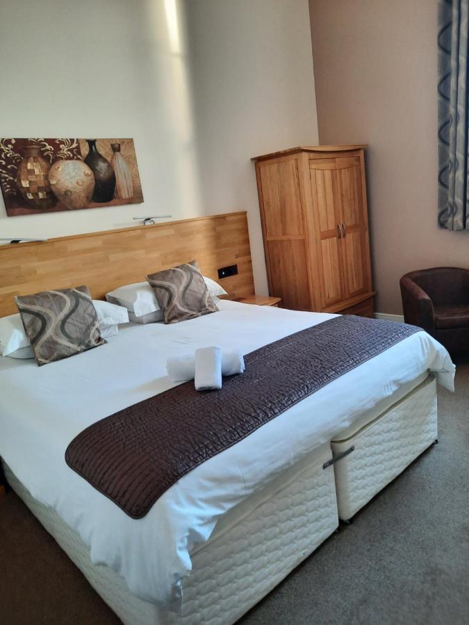 Grammar Lodge Guest House Кембелтаун Екстериор снимка